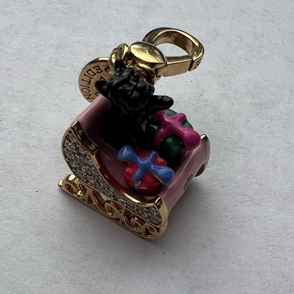 Juicy Couture Dog Sleigh Charm Limited Edition Yorkie Christmas presents puppy - Picture 8 of 10